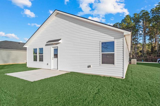 301 Pleasant Valley Dr, Loris, SC 29569