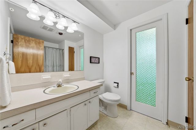 28 Bragg Court, Amherst, NY 14221