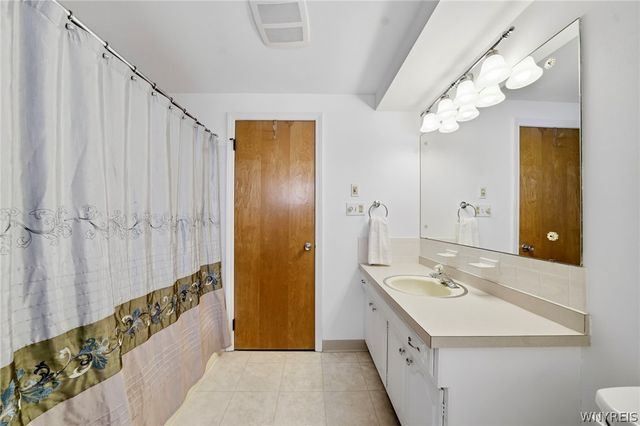 28 Bragg Court, Amherst, NY 14221