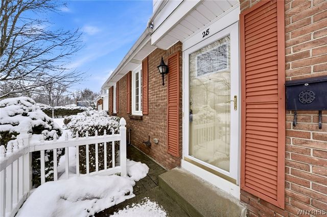 28 Bragg Court, Amherst, NY 14221