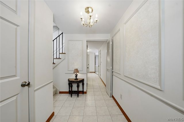 28 Bragg Court, Amherst, NY 14221