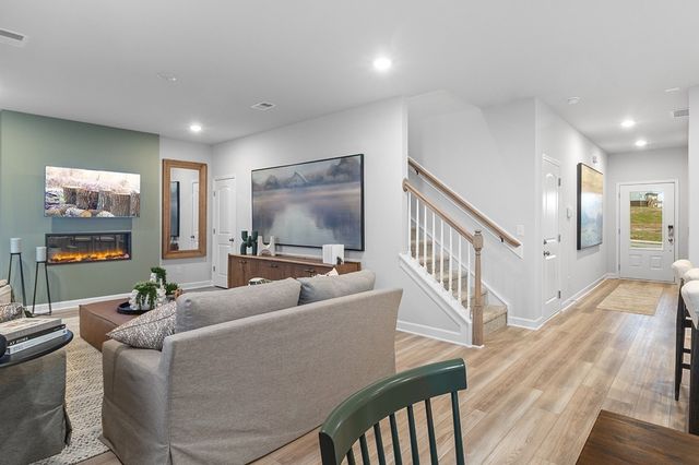 283 West Millbrook Drive, Spring Hill, TN 37174