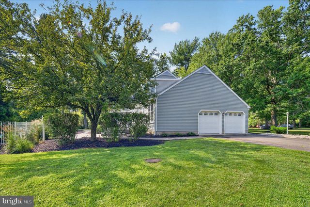 3 BLUE SPRUCE DR, Pennington, NJ 08534