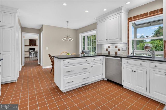 3 BLUE SPRUCE DR, Pennington, NJ 08534