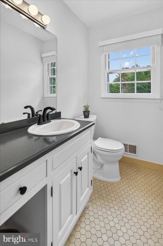 3 BLUE SPRUCE DR, Pennington, NJ 08534