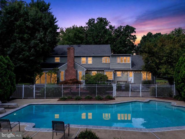 3 BLUE SPRUCE DR, Pennington, NJ 08534
