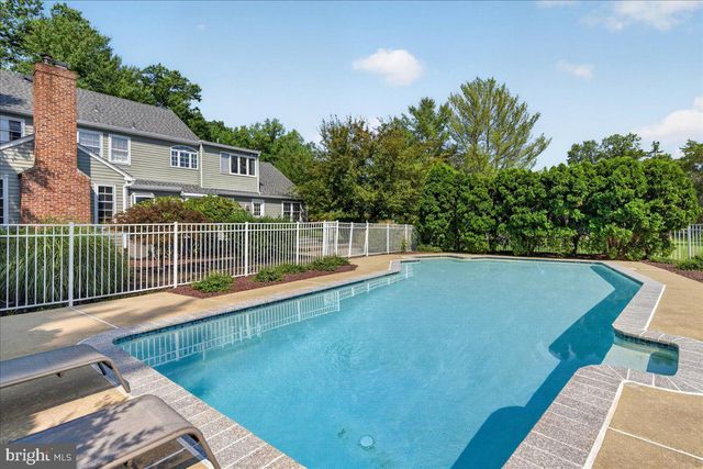 3 BLUE SPRUCE DR, Pennington, NJ 08534