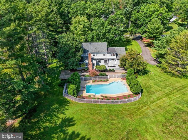 3 BLUE SPRUCE DR, Pennington, NJ 08534