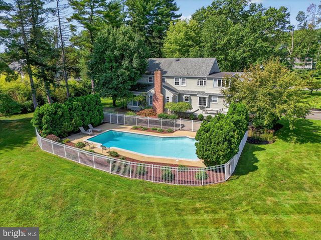 3 BLUE SPRUCE DR, Pennington, NJ 08534