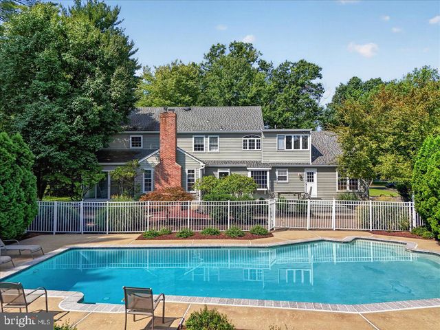 3 BLUE SPRUCE DR, Pennington, NJ 08534
