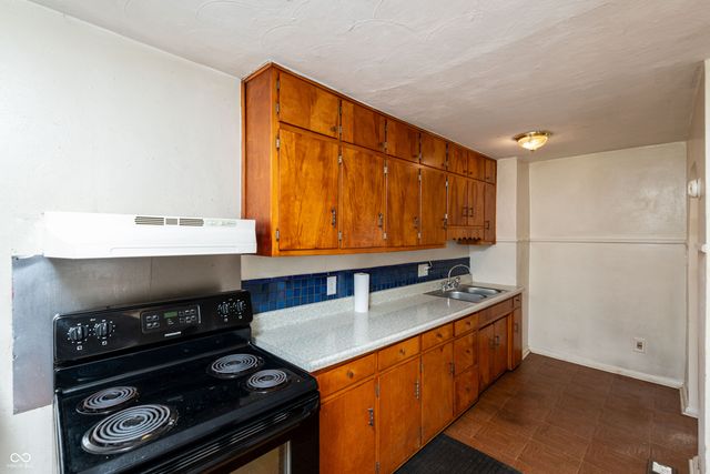 320 E 34th Street, Anderson, IN 46013