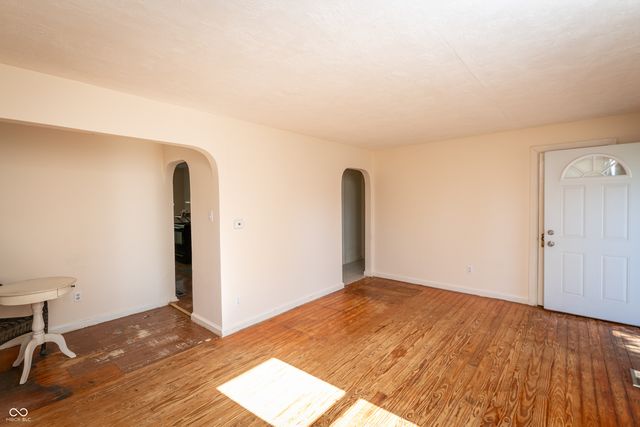 320 E 34th Street, Anderson, IN 46013