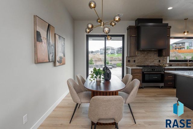 1013 N Scots Pine Dr, Sioux Falls, SD 57110