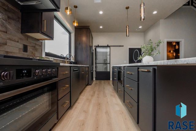 1013 N Scots Pine Dr, Sioux Falls, SD 57110