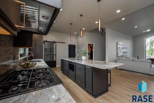 1013 N Scots Pine Dr, Sioux Falls, SD 57110