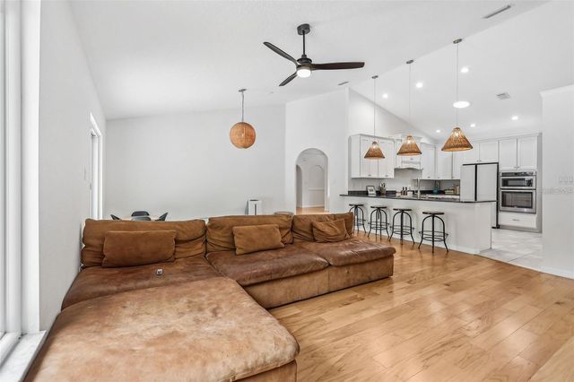 33943 E LAKE JOANNA DRIVE, Eustis, FL 32736