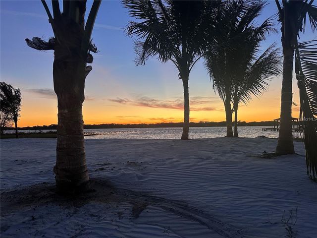 33943 E LAKE JOANNA DRIVE, Eustis, FL 32736