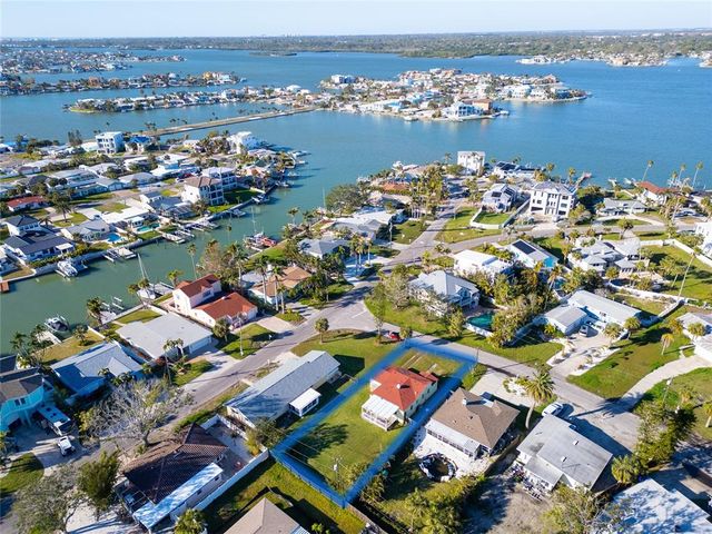 15822 REDINGTON DRIVE, Redington Beach, FL 33708