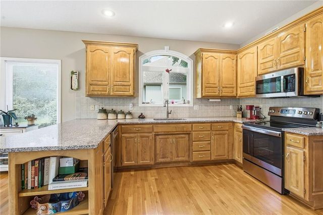 7645 W 149th Street, Overland Park, KS 66223