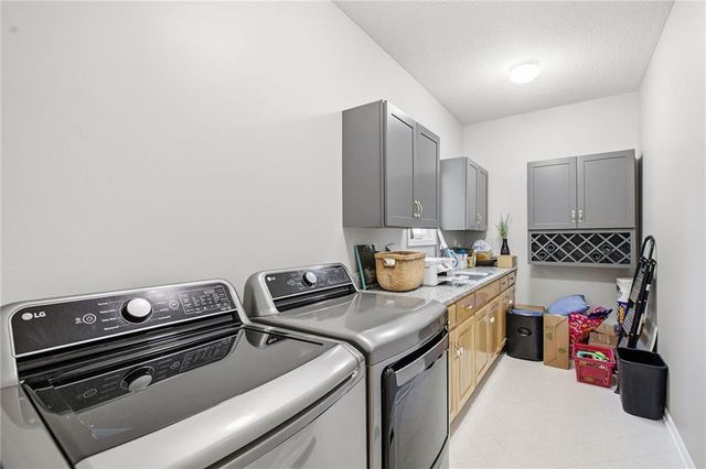 7645 W 149th Street, Overland Park, KS 66223