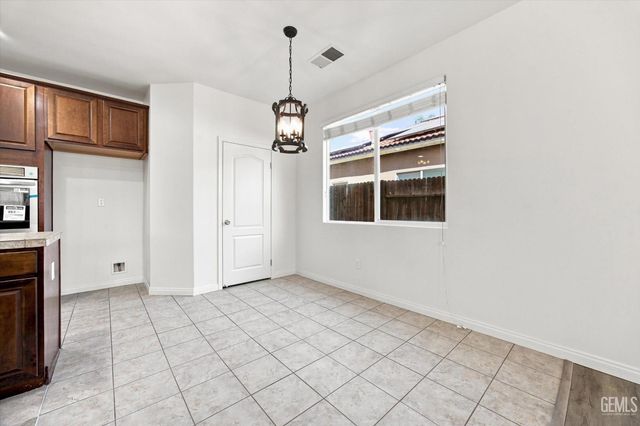 11101 Cypress Falls Avenue, Bakersfield, CA 93312
