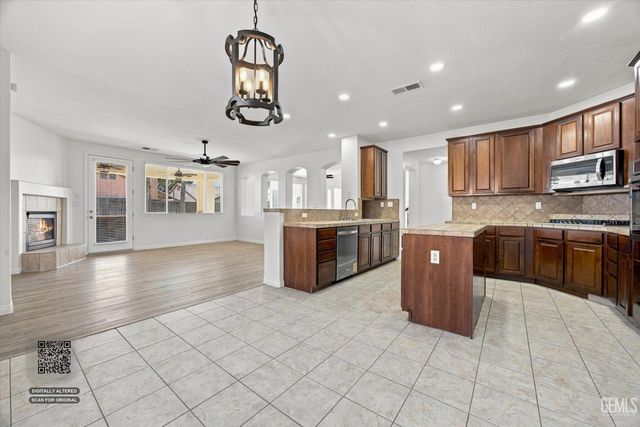 11101 Cypress Falls Avenue, Bakersfield, CA 93312
