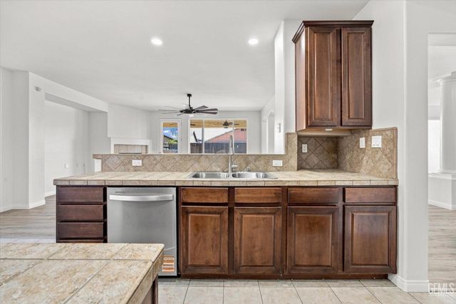 11101 Cypress Falls Avenue, Bakersfield, CA 93312