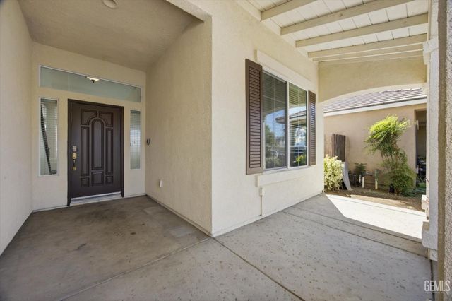 11101 Cypress Falls Avenue, Bakersfield, CA 93312