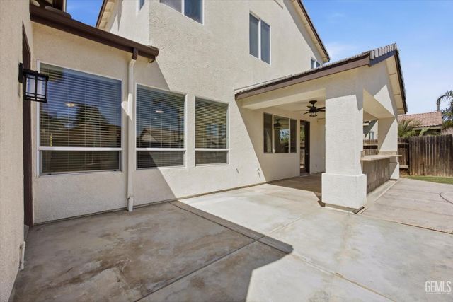 11101 Cypress Falls Avenue, Bakersfield, CA 93312