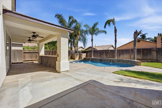 11101 Cypress Falls Avenue, Bakersfield, CA 93312