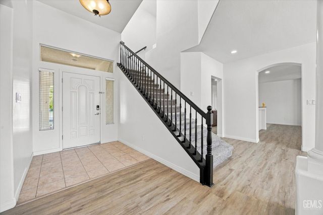 11101 Cypress Falls Avenue, Bakersfield, CA 93312