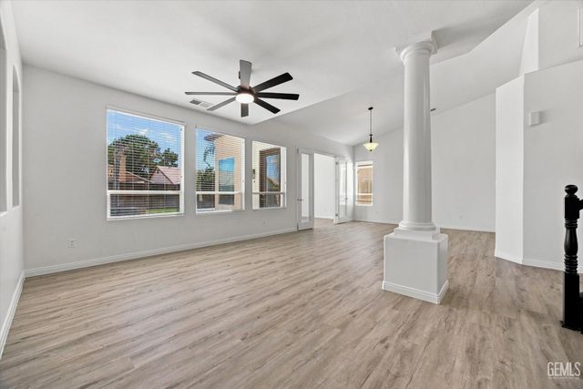 11101 Cypress Falls Avenue, Bakersfield, CA 93312