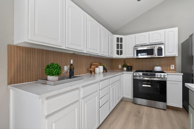 411 W Live Oak ST, Austin, TX 78704