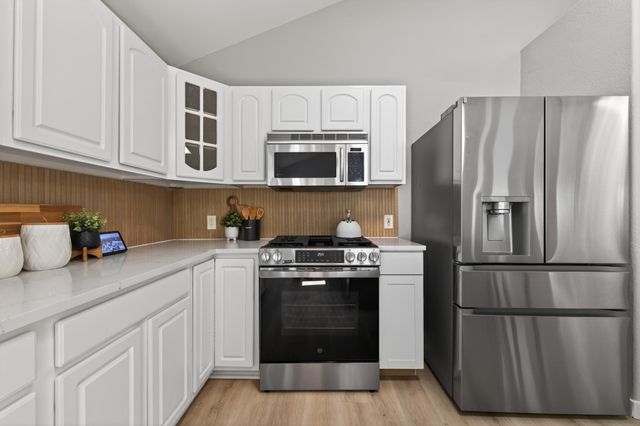 411 W Live Oak ST, Austin, TX 78704