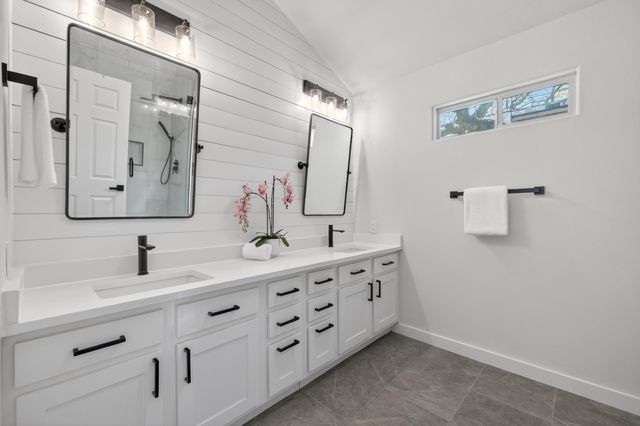 411 W Live Oak ST, Austin, TX 78704