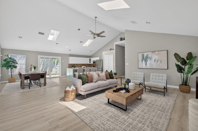 411 W Live Oak ST, Austin, TX 78704