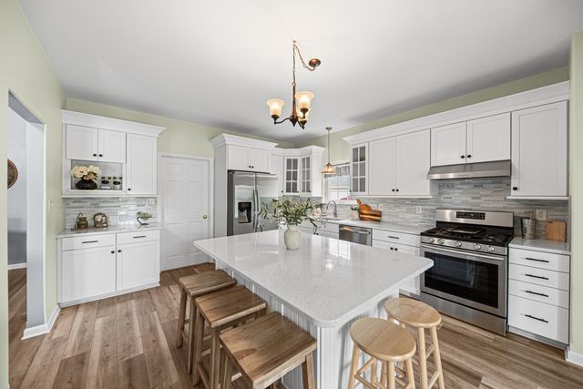 9225 Norris Drive, Hobart, IN 46342