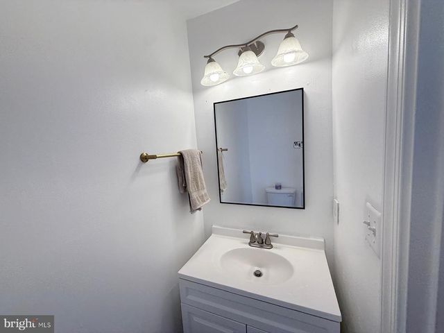 11203 KINGS CREST CT, Fredericksburg, VA 22407