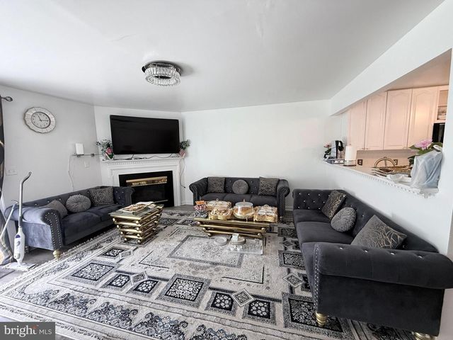 11203 KINGS CREST CT, Fredericksburg, VA 22407