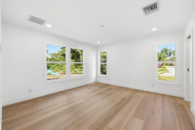 6189 Woodcutter Court, Palm Beach Gardens, FL 33418