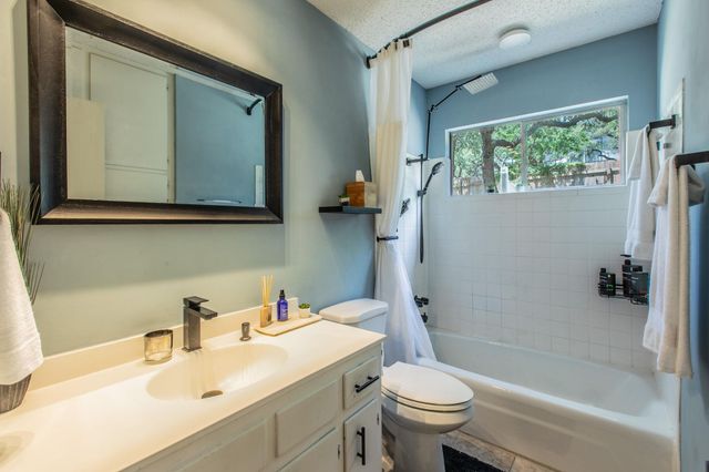 7010 Grove Crest DR, Austin, TX 78736