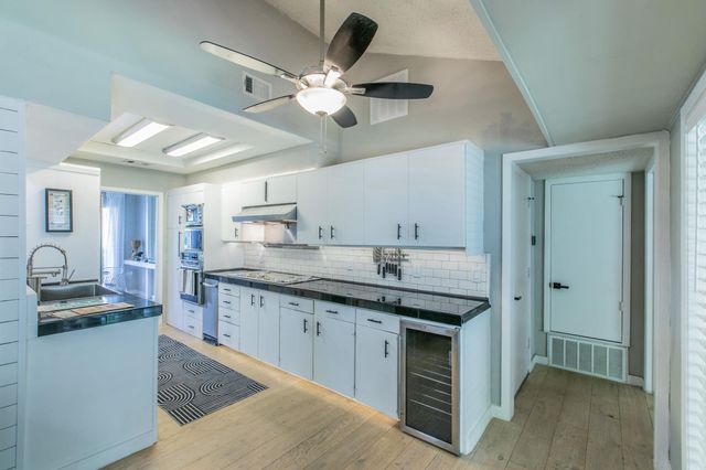 7010 Grove Crest DR, Austin, TX 78736