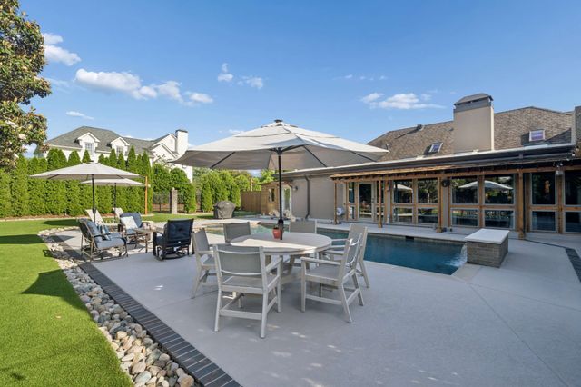 2600 Tyne Blvd, Nashville, TN 37215