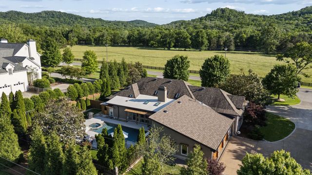 2600 Tyne Blvd, Nashville, TN 37215