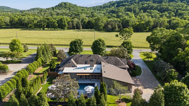2600 Tyne Blvd, Nashville, TN 37215
