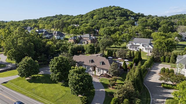 2600 Tyne Blvd, Nashville, TN 37215