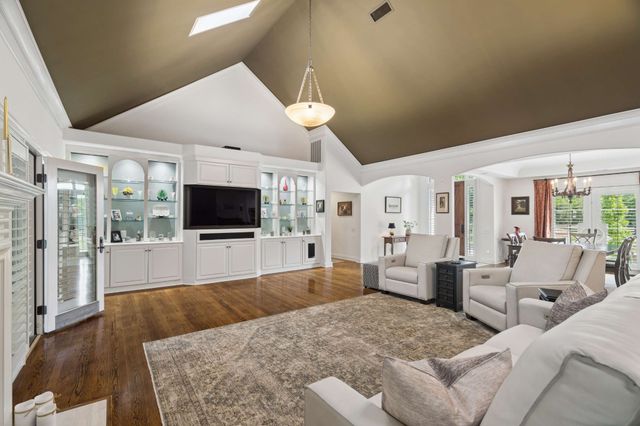2600 Tyne Blvd, Nashville, TN 37215