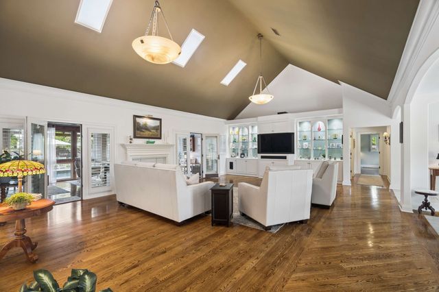 2600 Tyne Blvd, Nashville, TN 37215