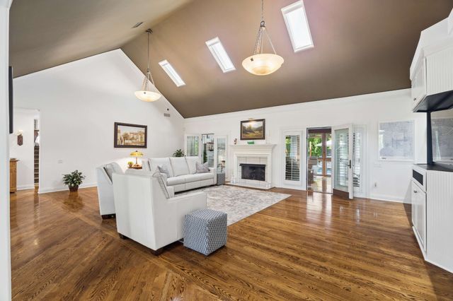2600 Tyne Blvd, Nashville, TN 37215