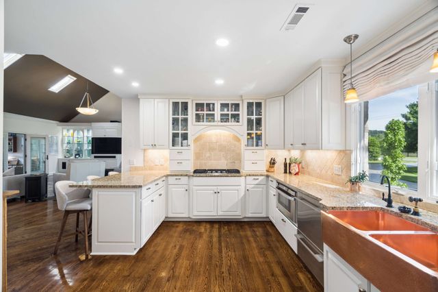 2600 Tyne Blvd, Nashville, TN 37215